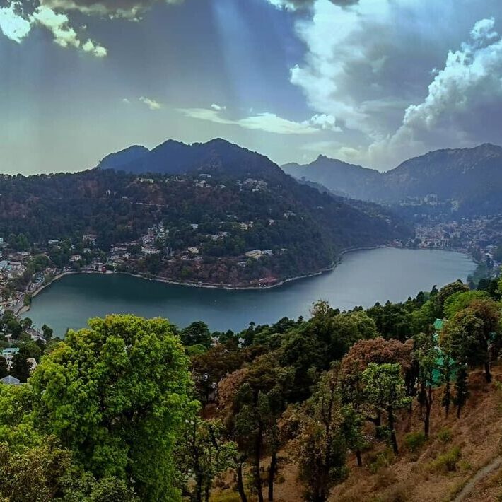 nearest tourist places from nainital